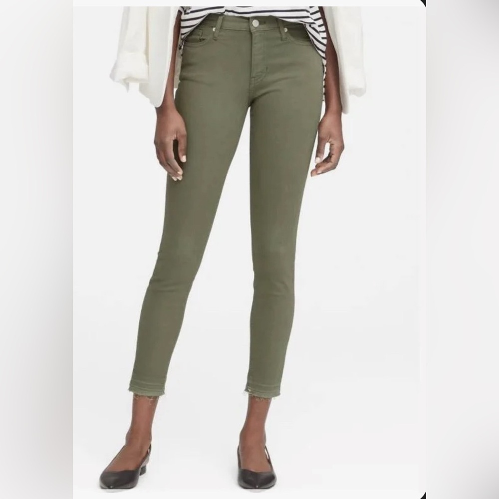 Banana Republic Premium Denim Mid-Rise Petite Skinny Jeans